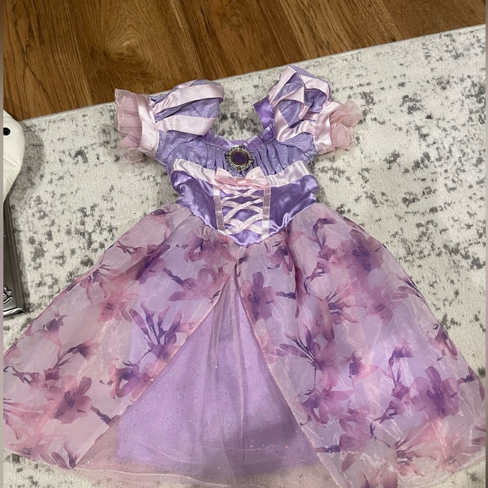 Rapunzel dress costume.